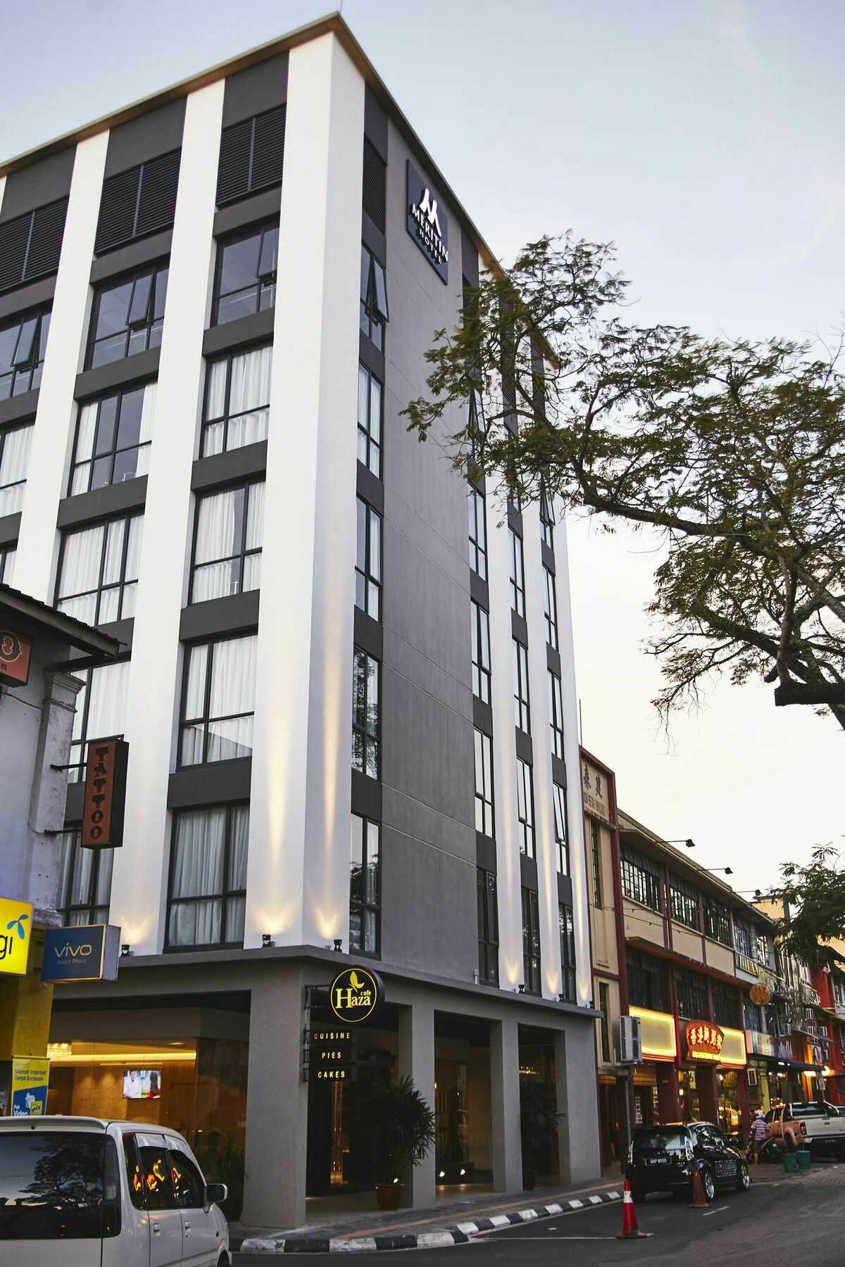 Meritin Hotel Kuching Exterior foto